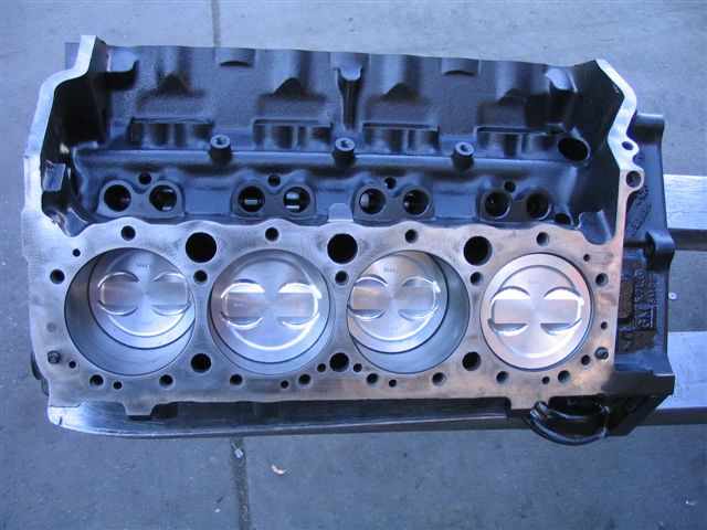 Rebuilt Cadillac Escalade 5.7L V8 350 Vortec Engine